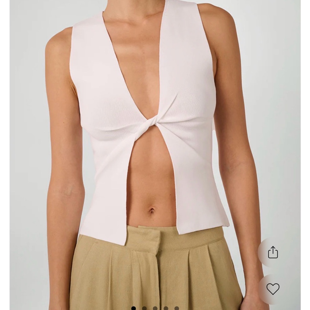 Twist Front Flyaway Top